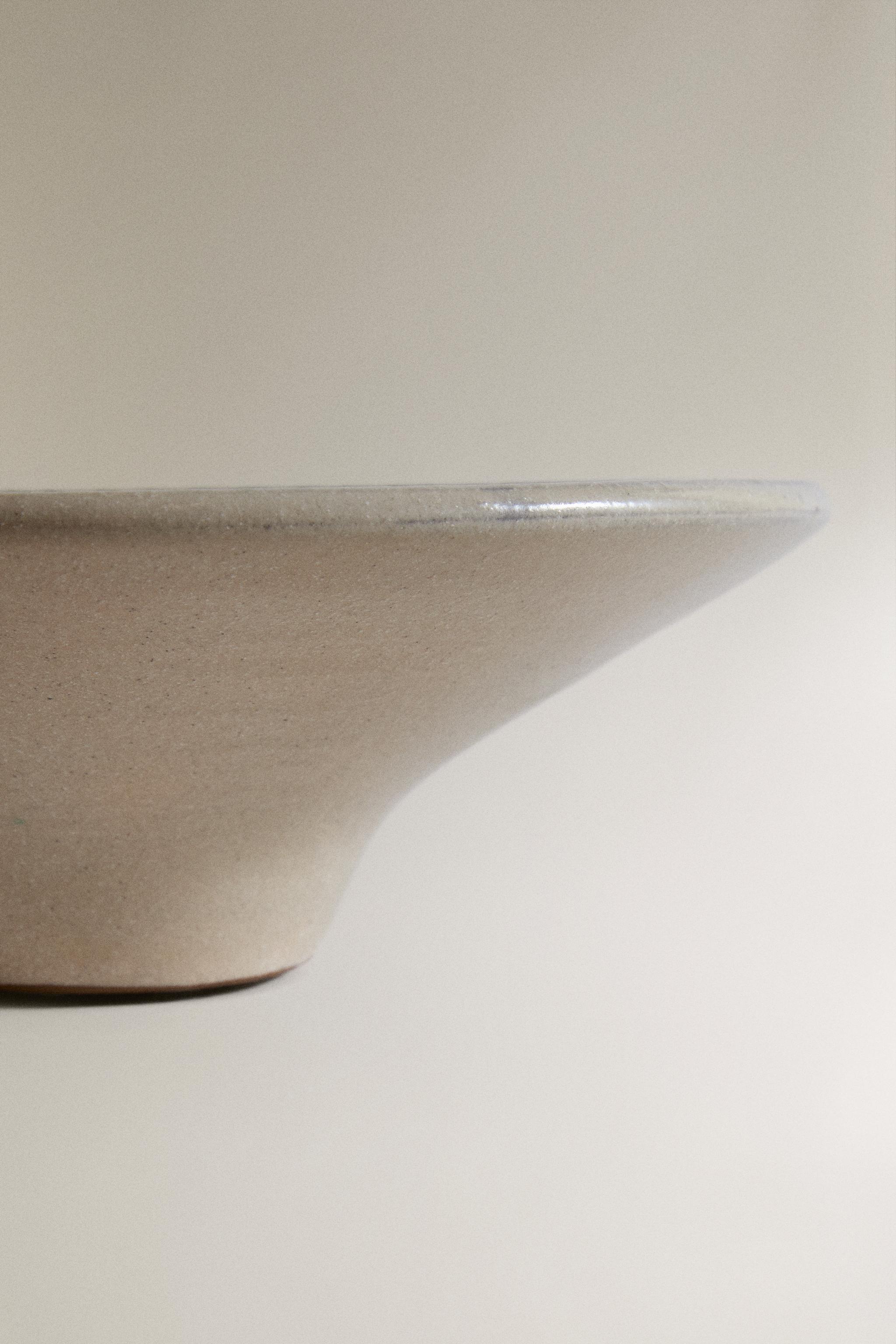 STONEWARE BOWL WITH DESIGNS